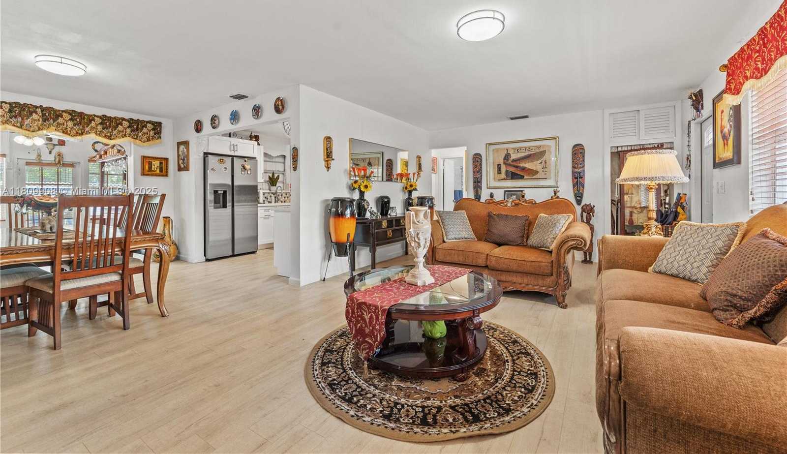 Small Image of 7051 SOUTH WEST 2ND CT, Pembroke Pines Number 5