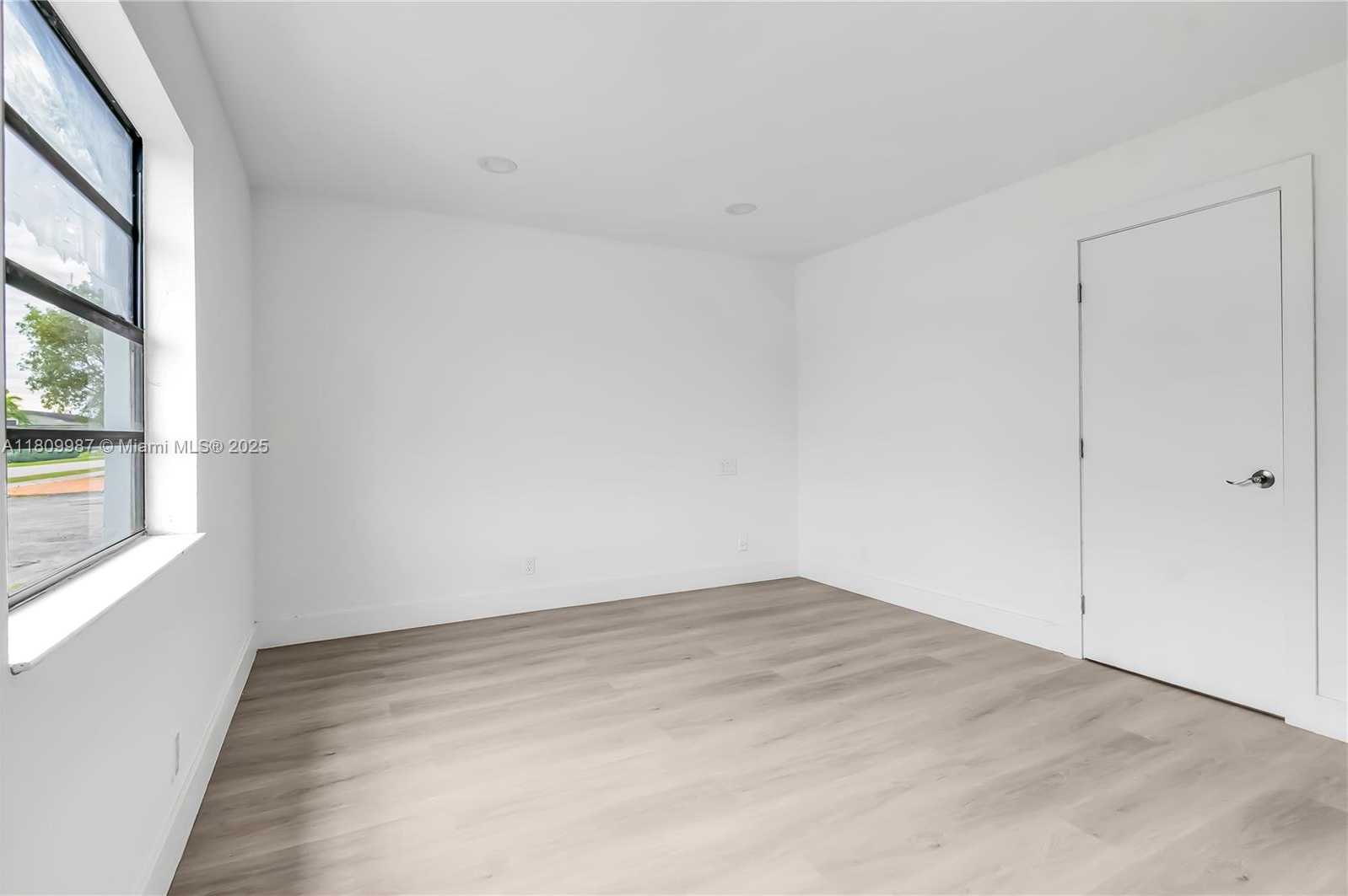 Small Image of 235 SOUTH WEST 3RD CT, Deerfield Beach Number 11