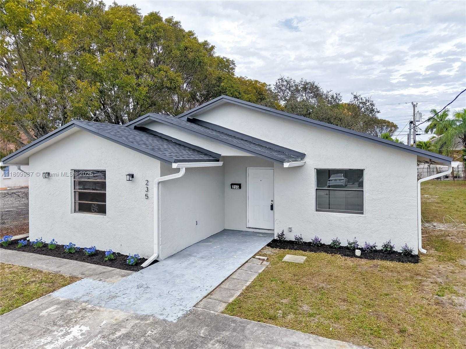 Small Image of 235 SOUTH WEST 3RD CT, Deerfield Beach Number 13
