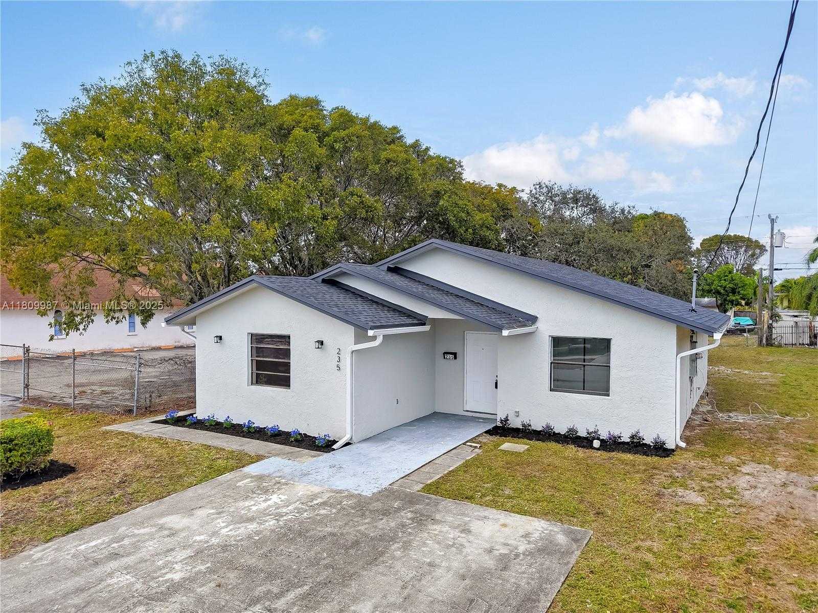Small Image of 235 SOUTH WEST 3RD CT, Deerfield Beach Number 5