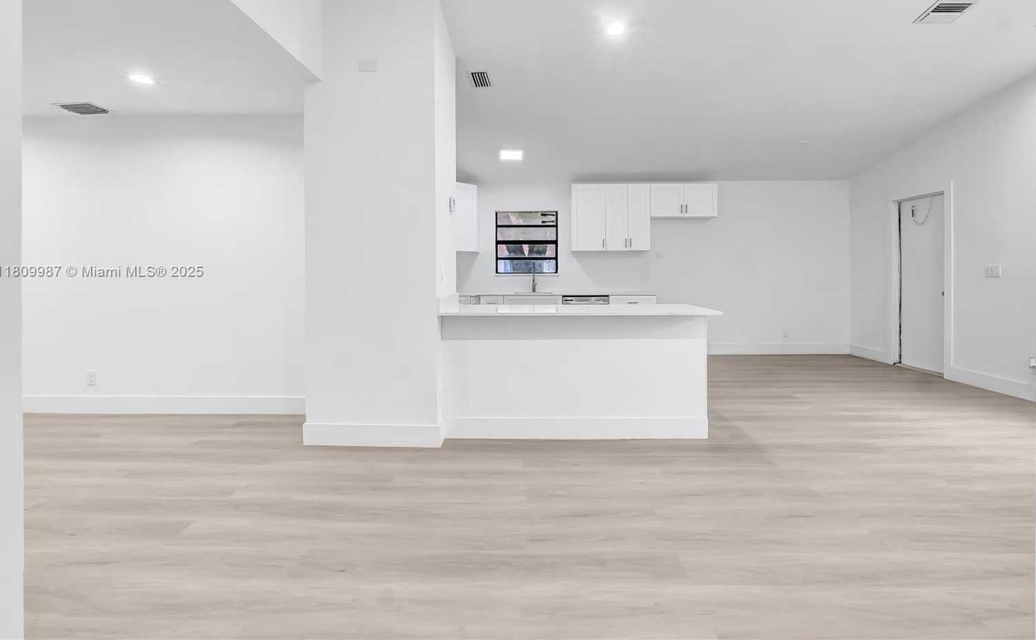 Small Image of 235 SOUTH WEST 3RD CT, Deerfield Beach Number 6
