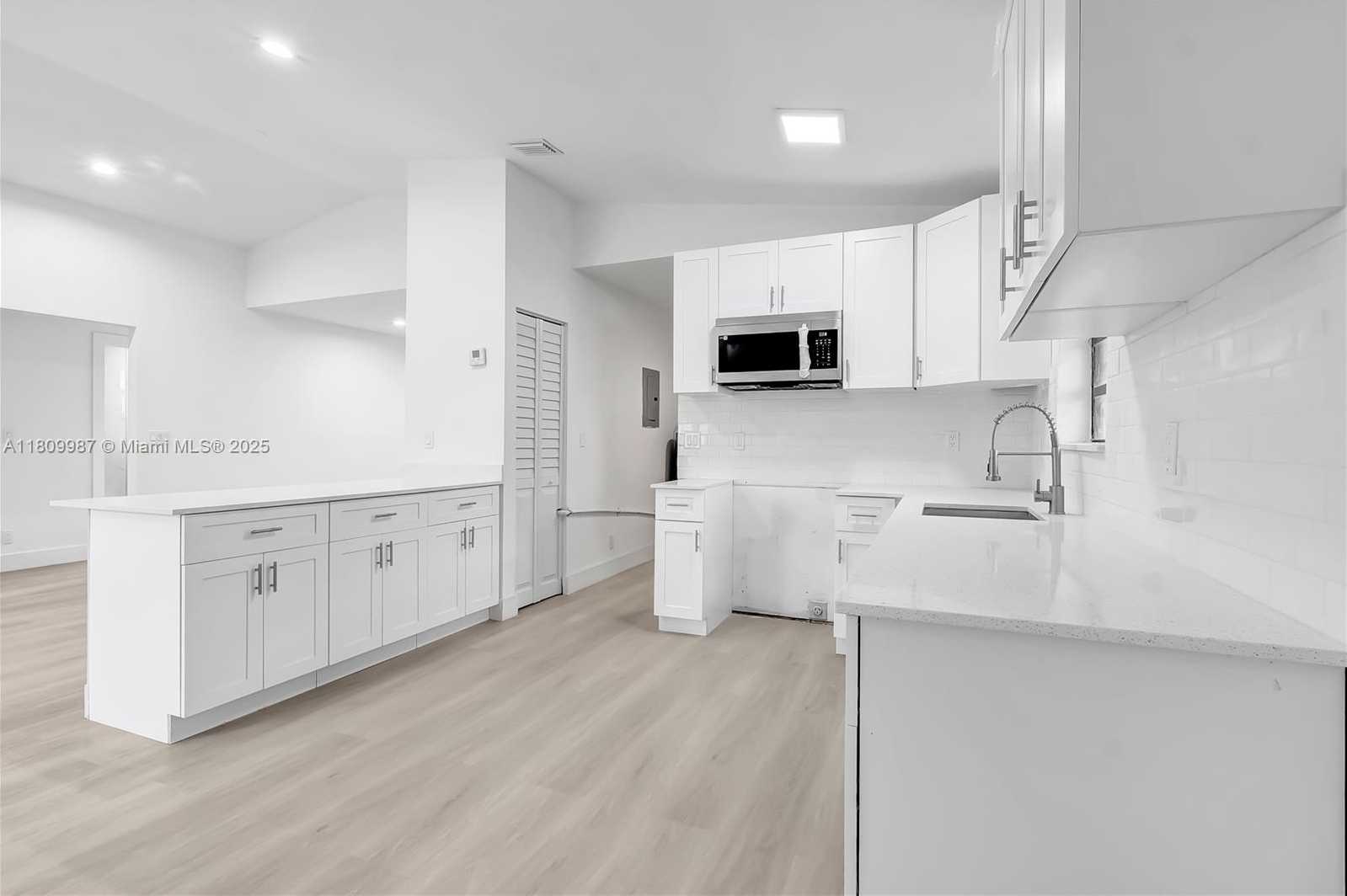 Small Image of 235 SOUTH WEST 3RD CT, Deerfield Beach Number 8