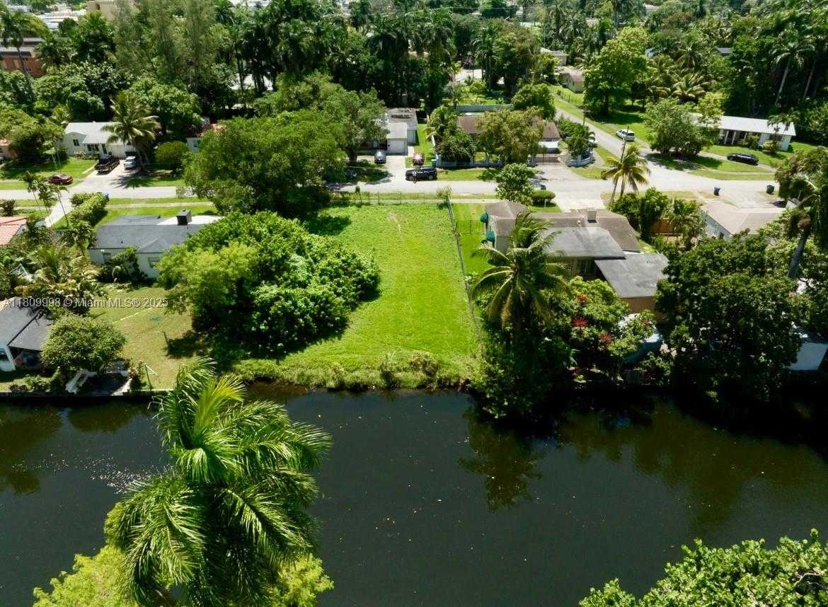 Small Image of 75 NORTH WEST 85TH ST, Miami Number 3