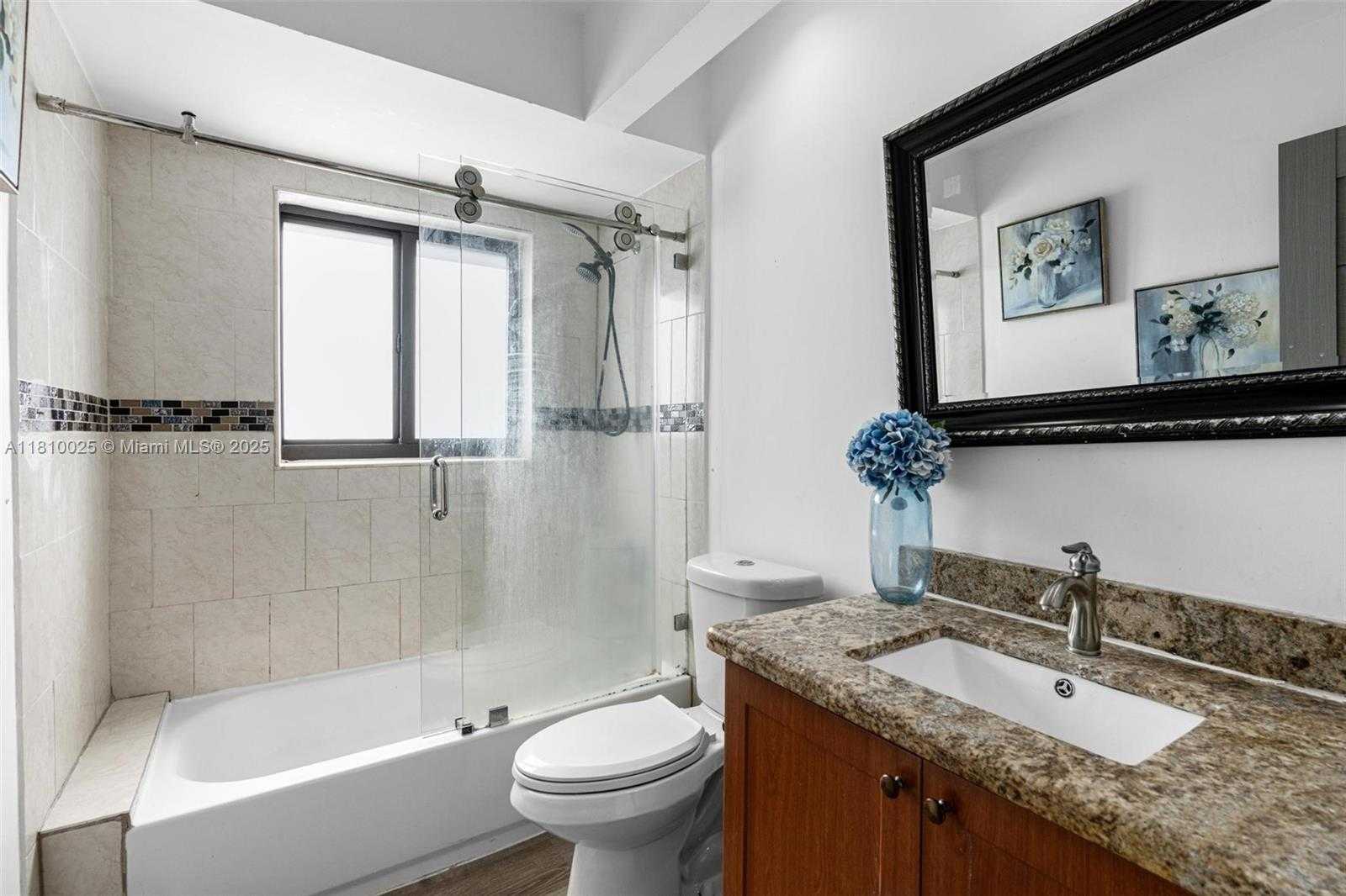 Small Image of 8279 NORTH WEST 199TH ST, Hialeah Number 20