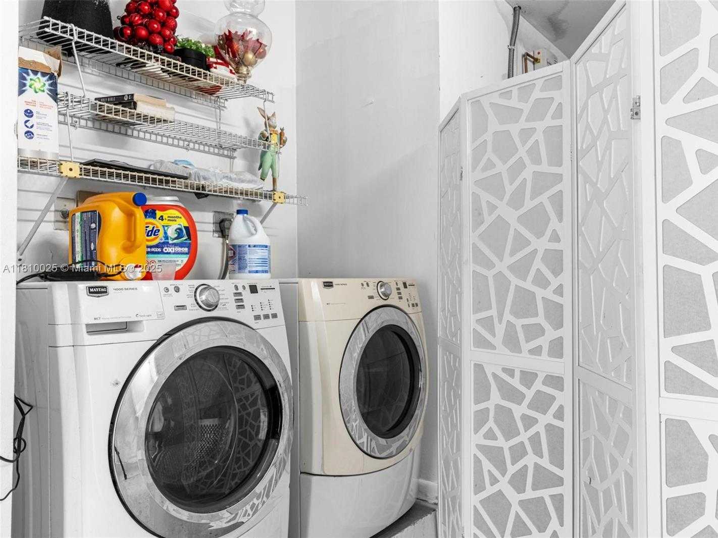 Small Image of 8279 NORTH WEST 199TH ST, Hialeah Number 26