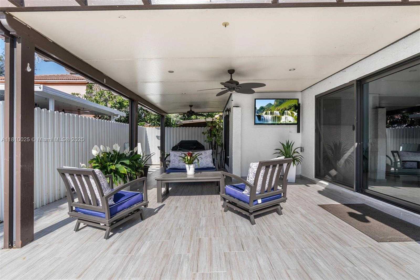 Small Image of 8279 NORTH WEST 199TH ST, Hialeah Number 27