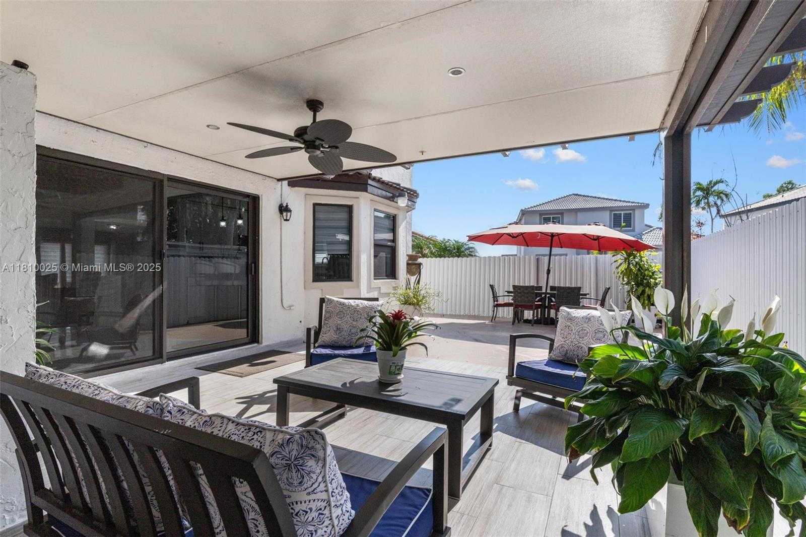 Small Image of 8279 NORTH WEST 199TH ST, Hialeah Number 29
