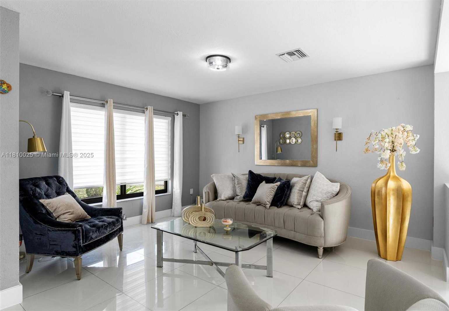 Small Image of 8279 NORTH WEST 199TH ST, Hialeah Number 3