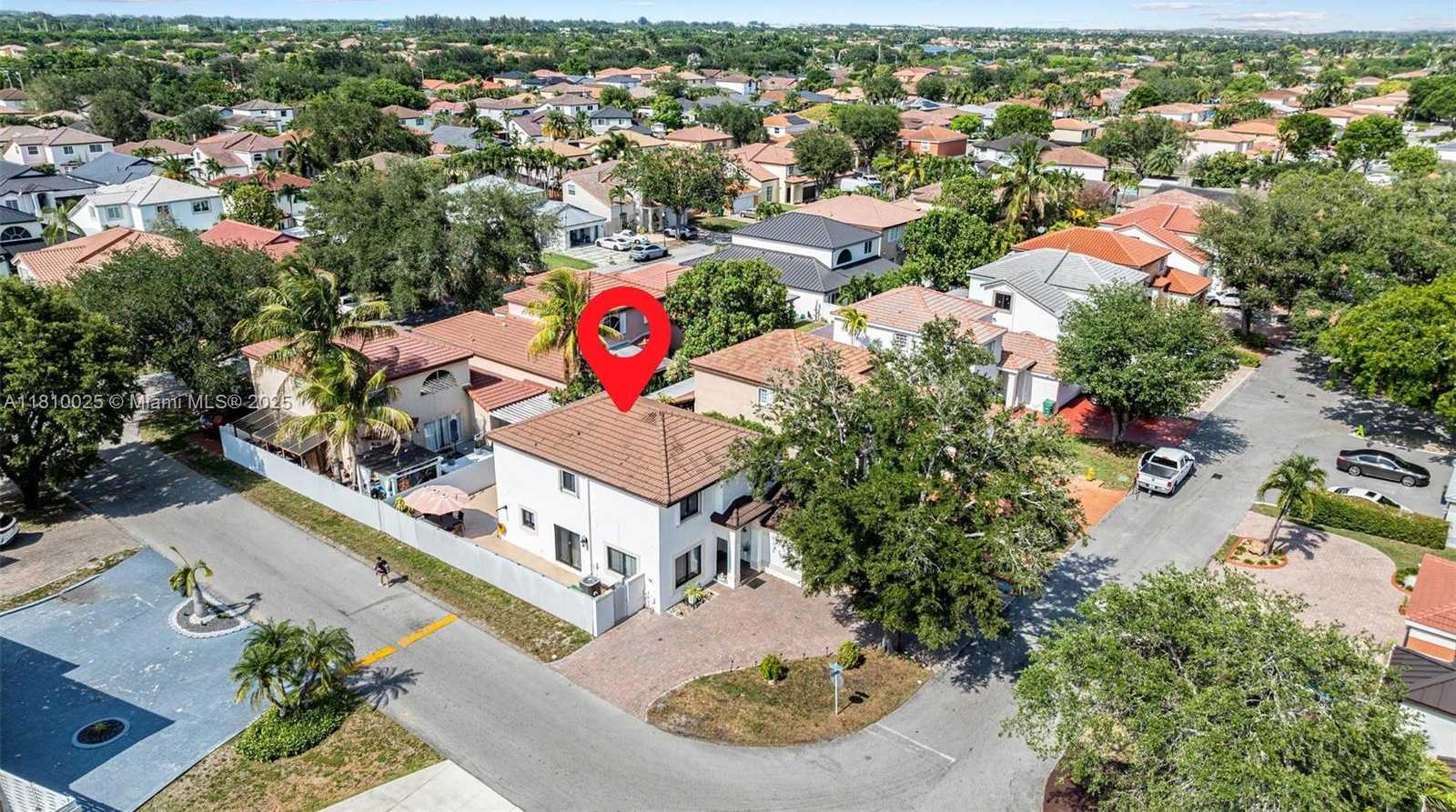 Small Image of 8279 NORTH WEST 199TH ST, Hialeah Number 35