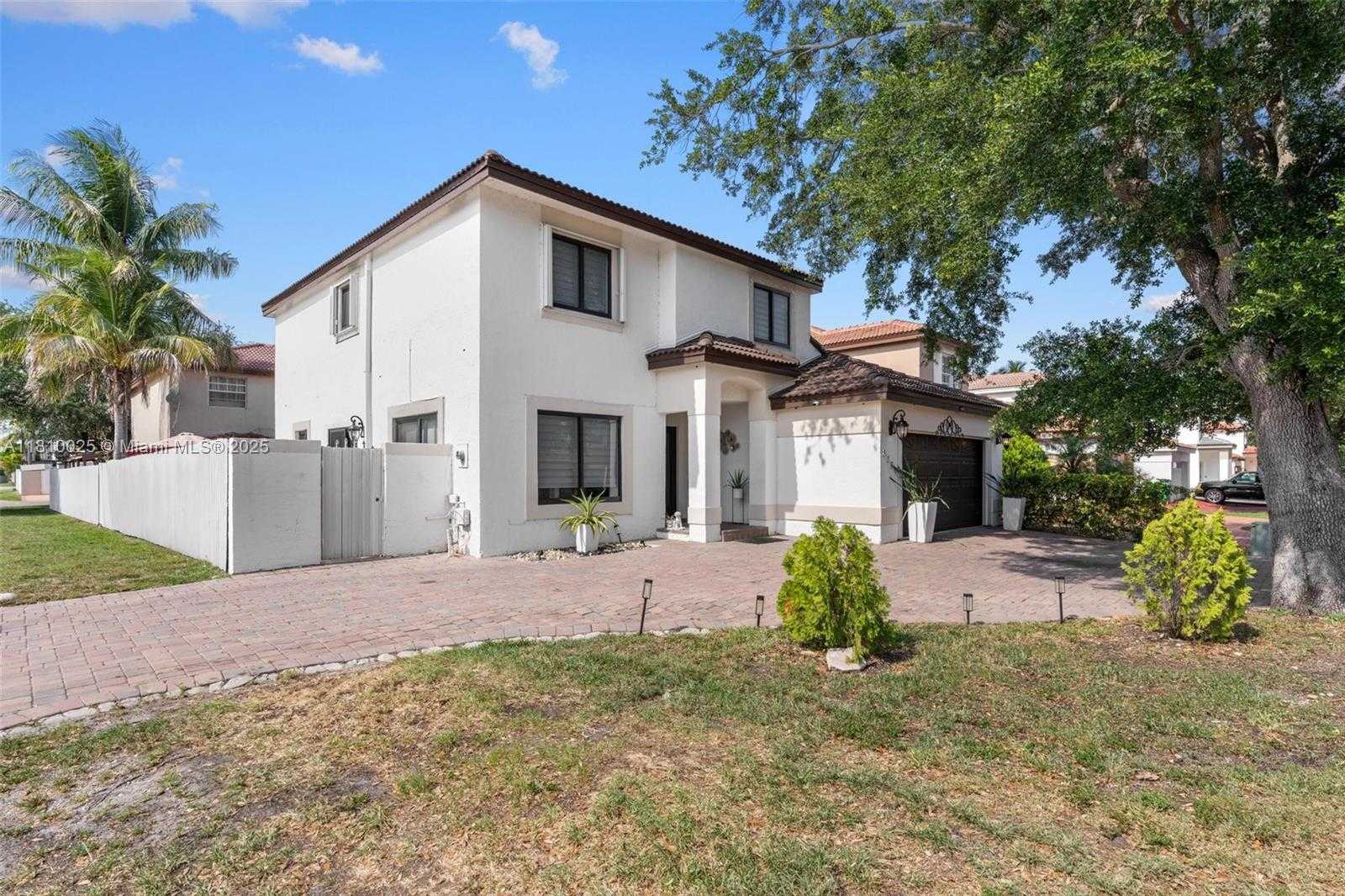 Small Image of 8279 NORTH WEST 199TH ST, Hialeah Number 38
