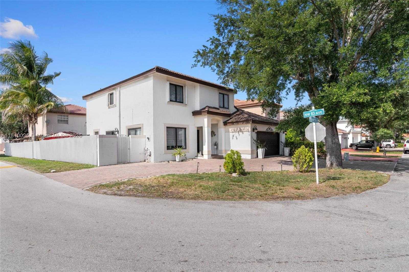 Small Image of 8279 NORTH WEST 199TH ST, Hialeah Number 39