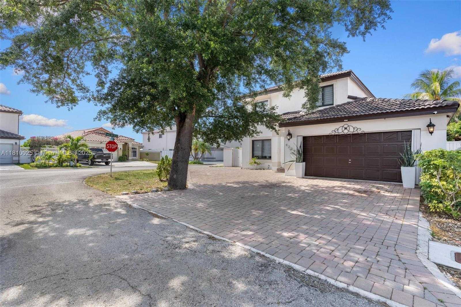 Small Image of 8279 NORTH WEST 199TH ST, Hialeah Number 40