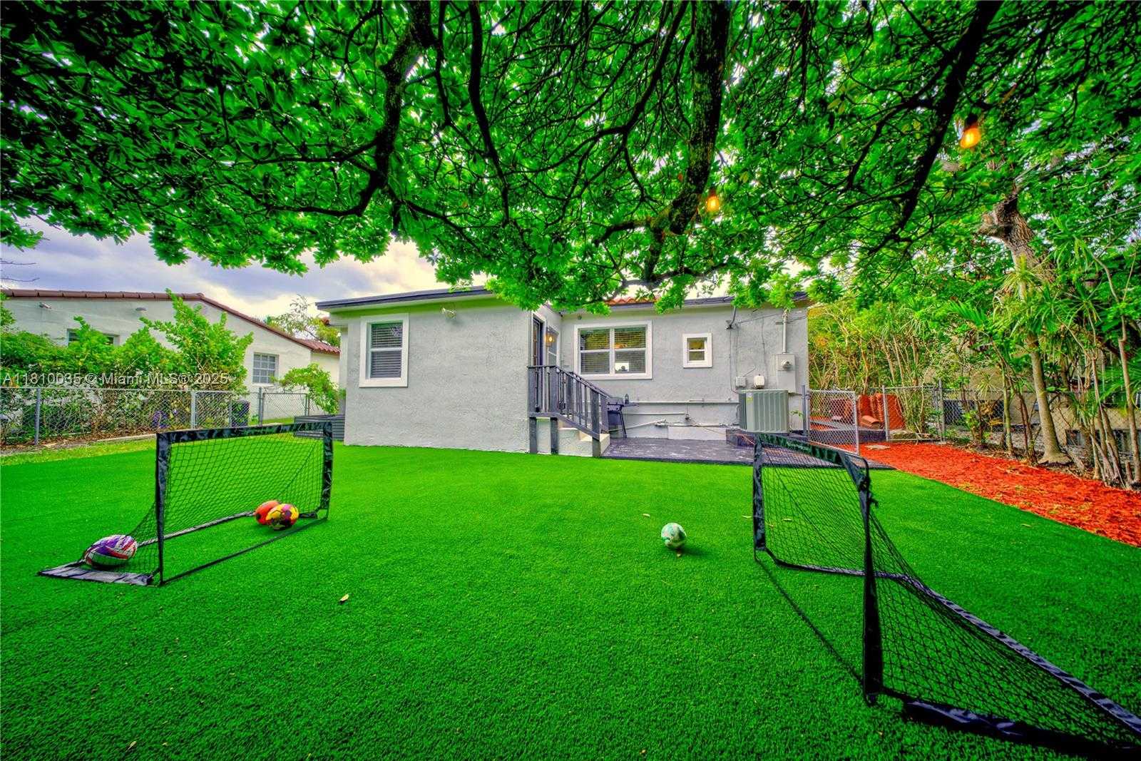 Small Image of 7 MONTILLA AVE, Coral Gables Number 35
