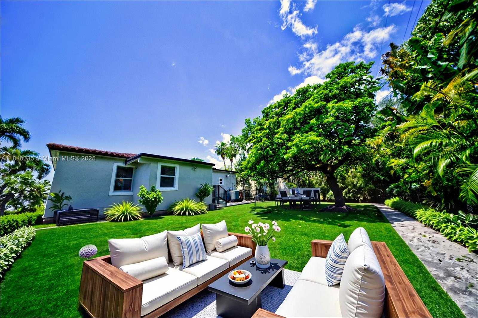 Small Image of 7 MONTILLA AVE, Coral Gables Number 37
