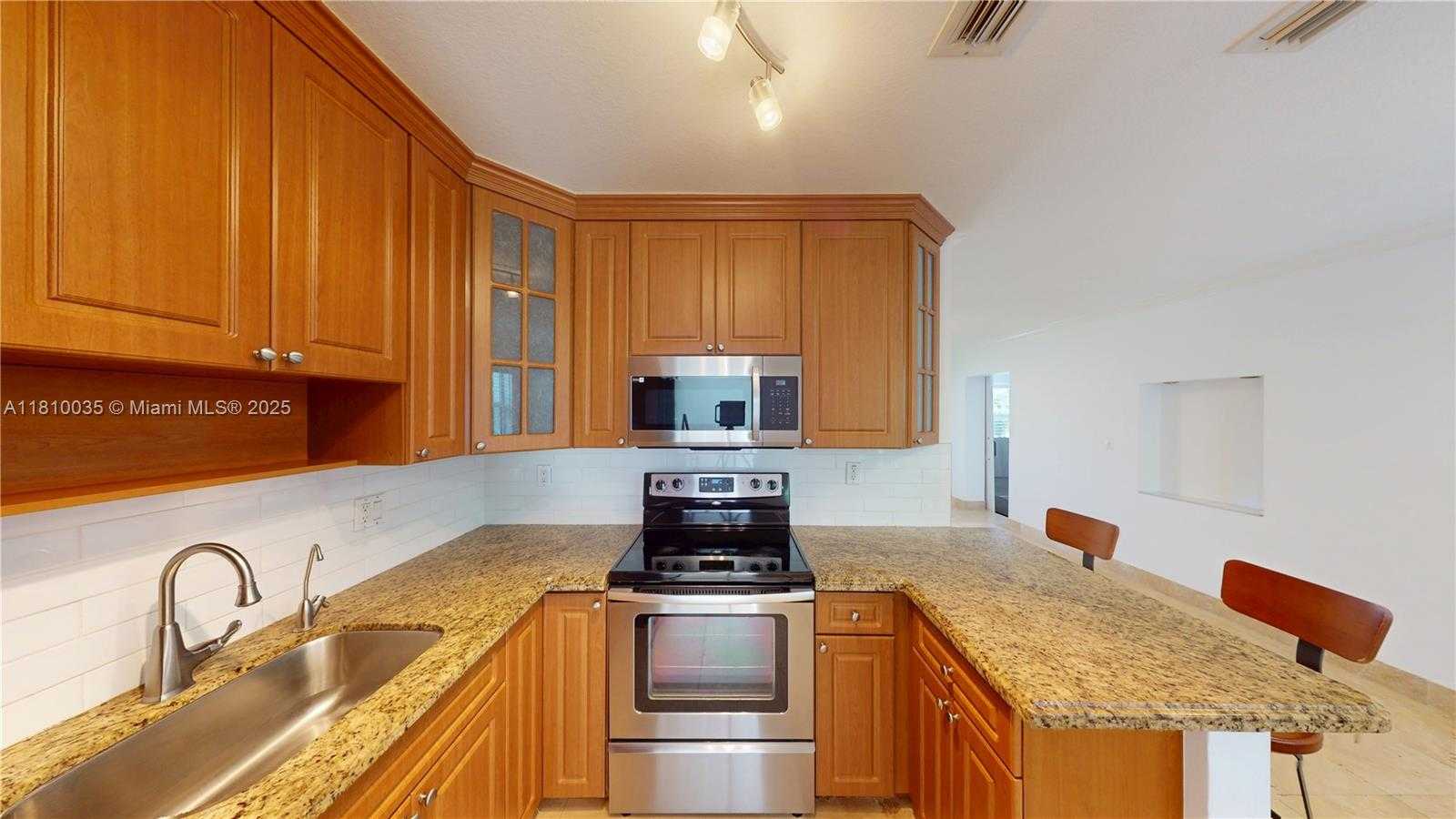 Small Image of 7 MONTILLA AVE, Coral Gables Number 7
