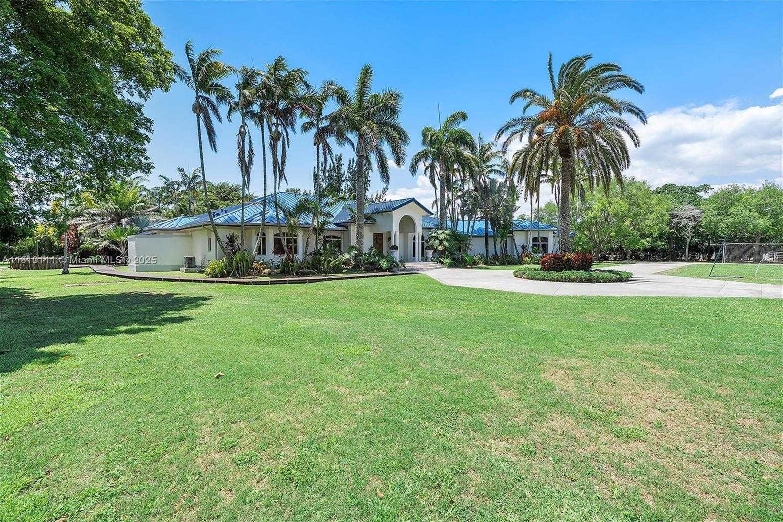 Small Image of 15960 SOUTH WEST 250TH ST, Homestead Number 5