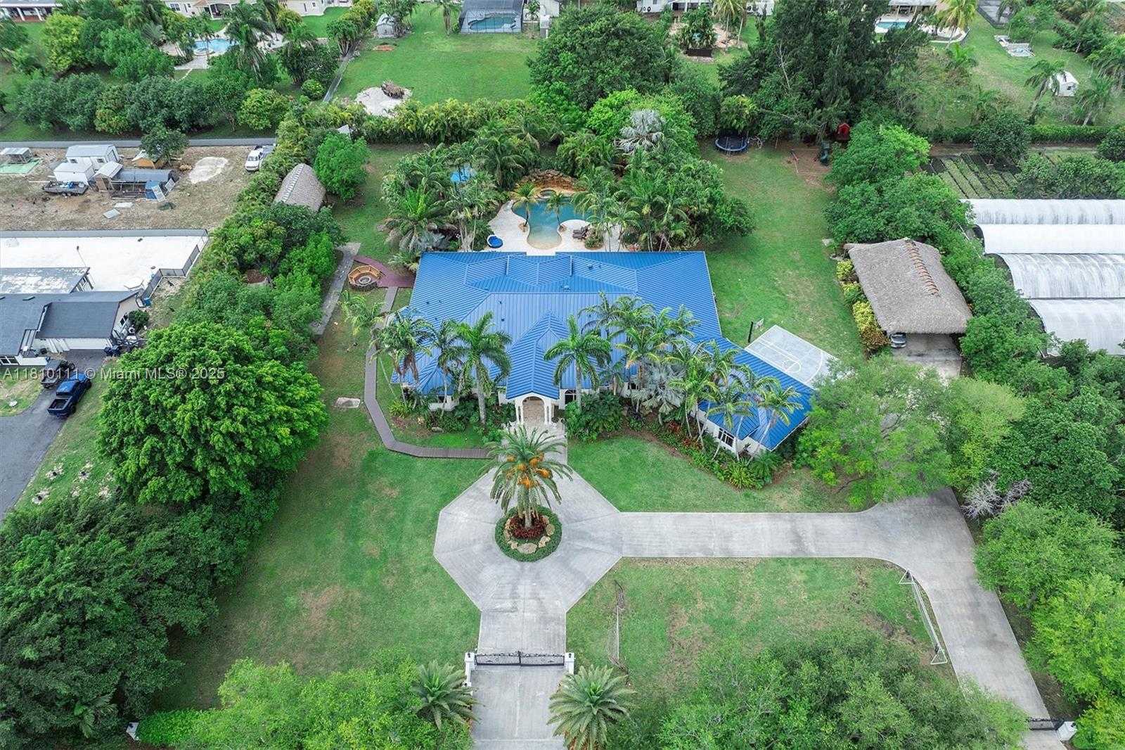 Small Image of 15960 SOUTH WEST 250TH ST, Homestead Number 99