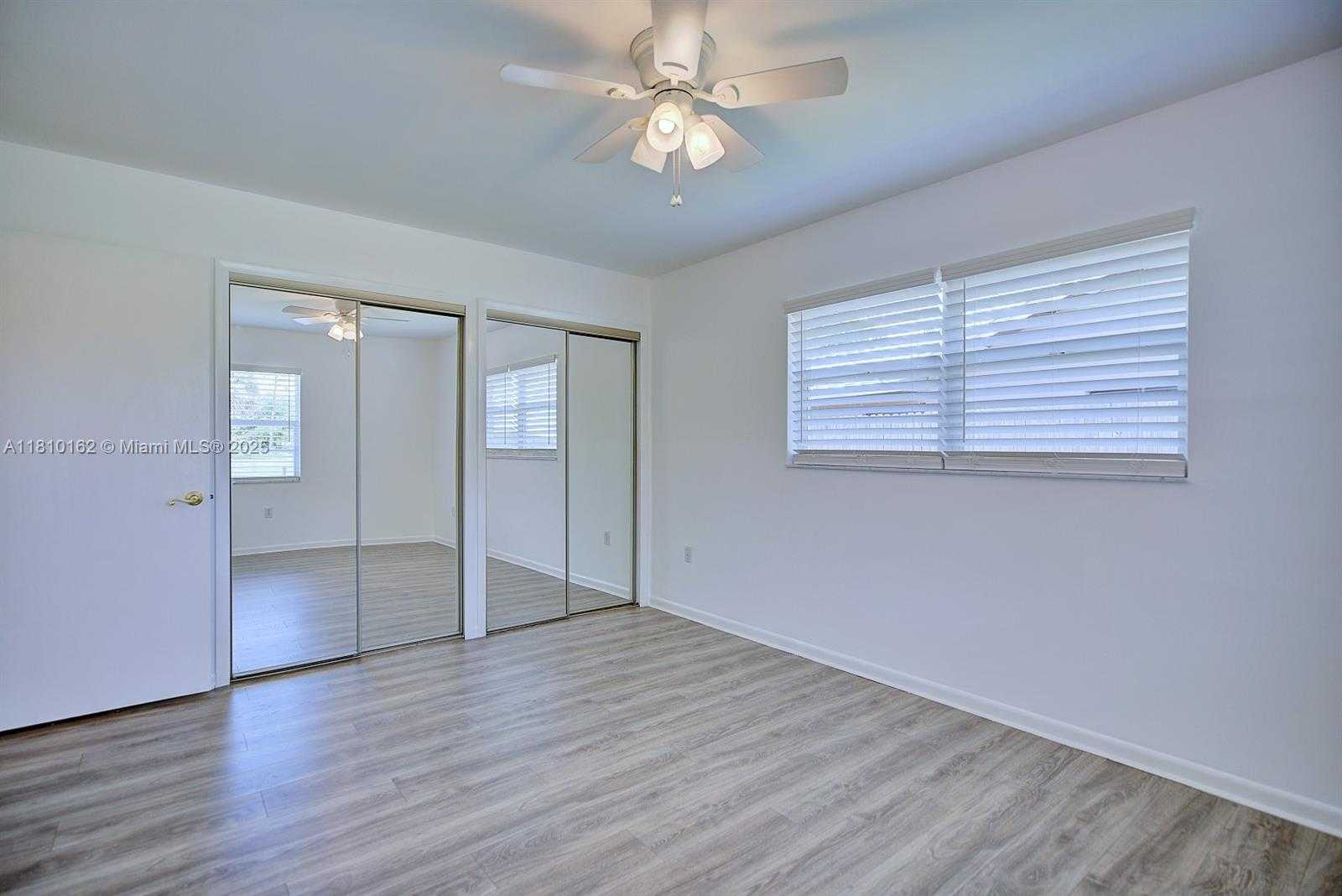 Small Image of 100 HONEYSUCKLE LN, Lake Placid Number 19
