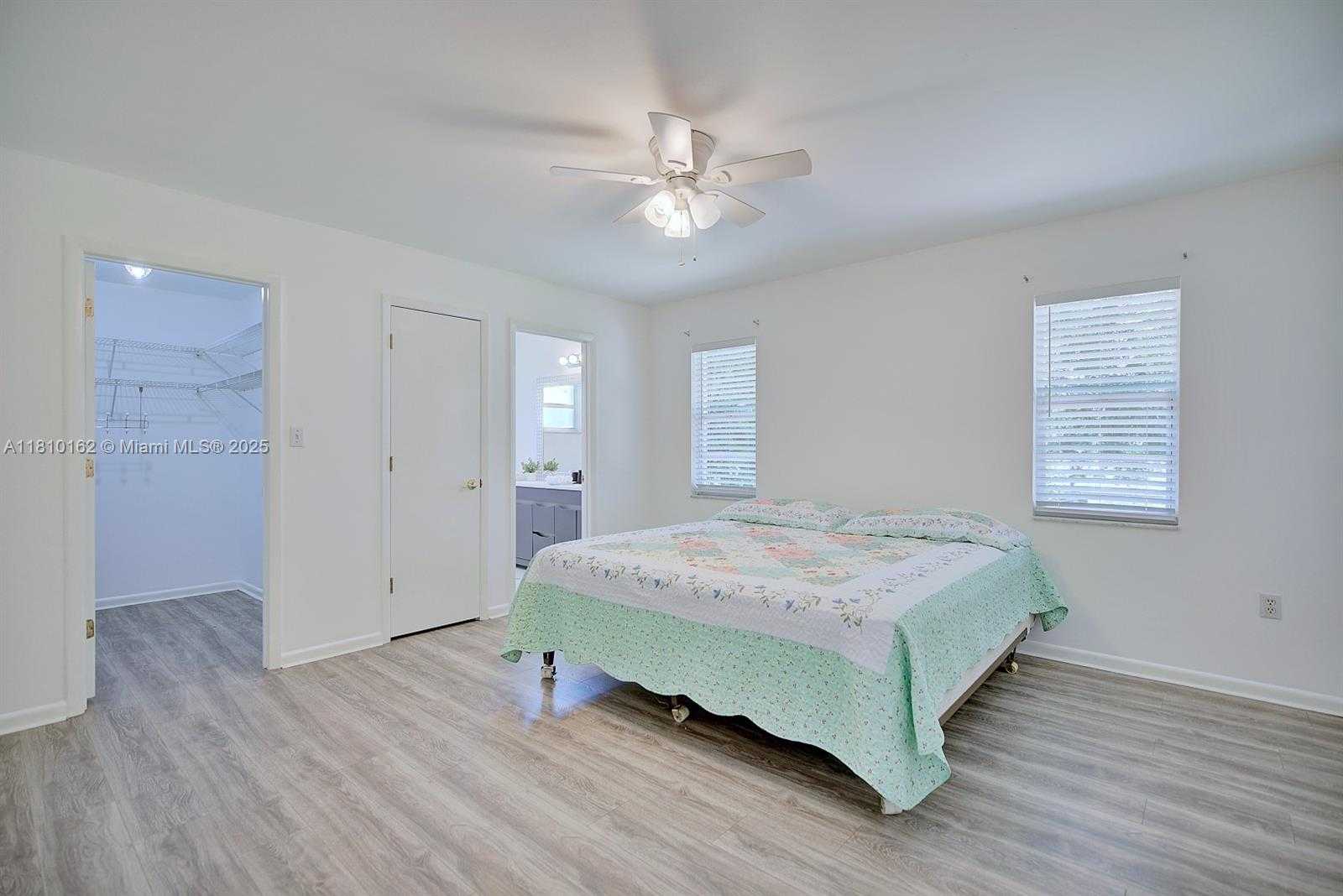Small Image of 100 HONEYSUCKLE LN, Lake Placid Number 25