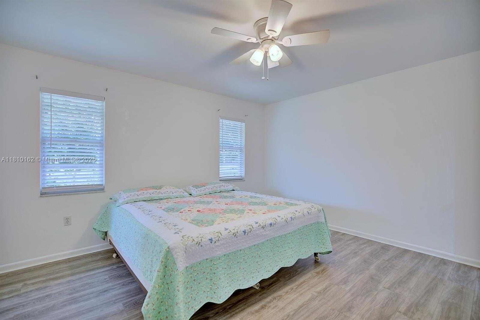 Small Image of 100 HONEYSUCKLE LN, Lake Placid Number 27