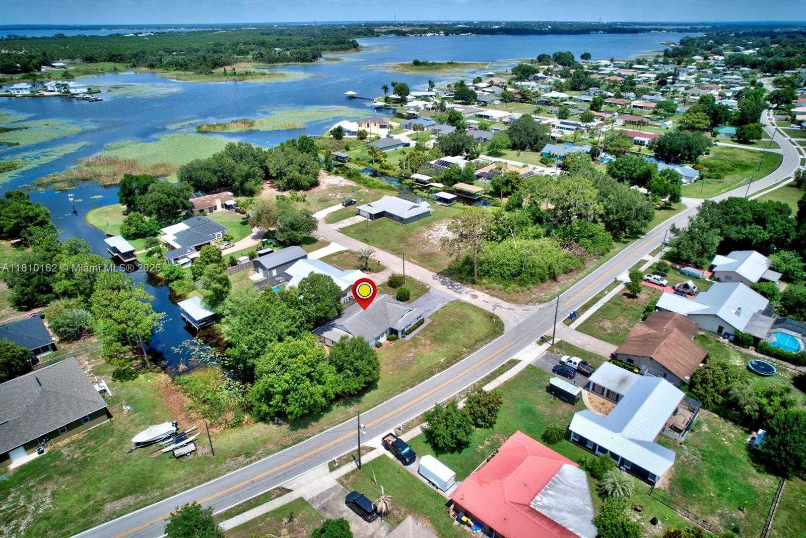Small Image of 100 HONEYSUCKLE LN, Lake Placid Number 38
