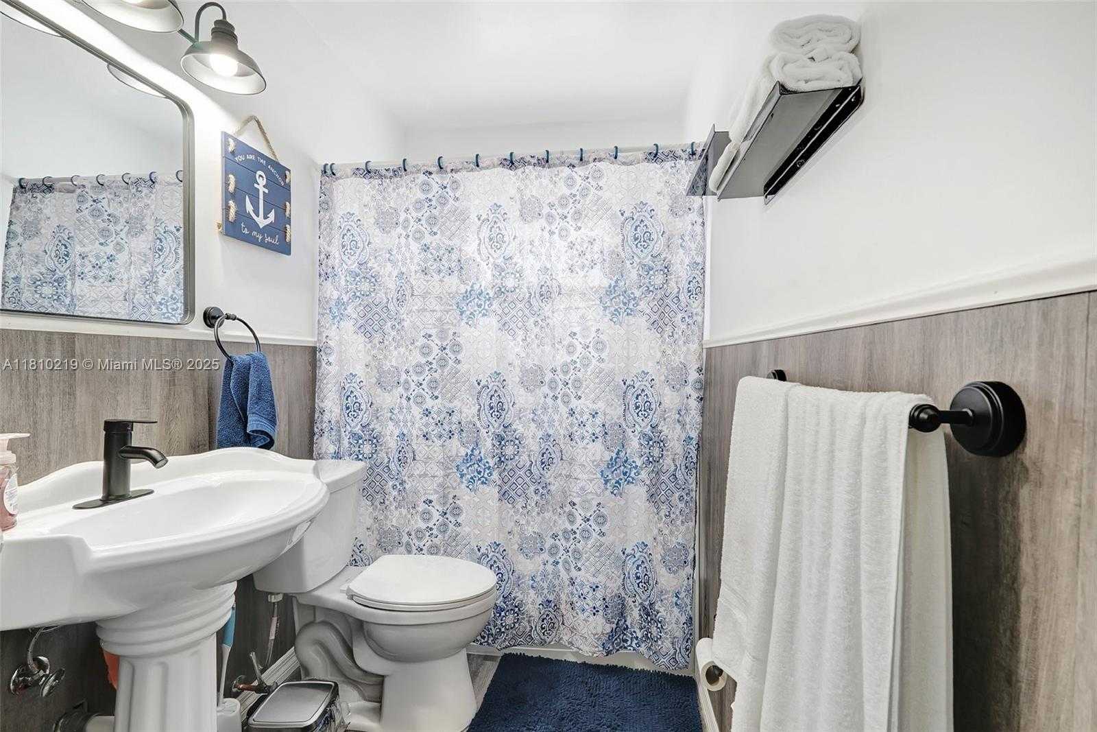 Small Image of 2609 ARTHUR ST, Hollywood Number 20