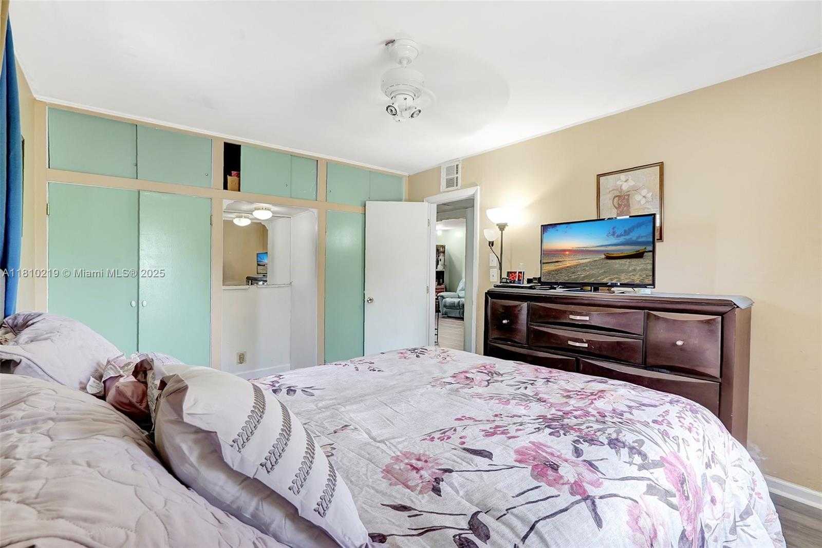 Small Image of 2609 ARTHUR ST, Hollywood Number 23