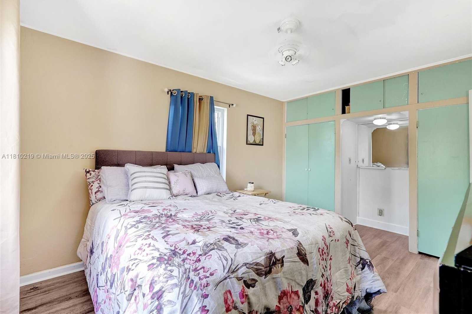 Small Image of 2609 ARTHUR ST, Hollywood Number 24