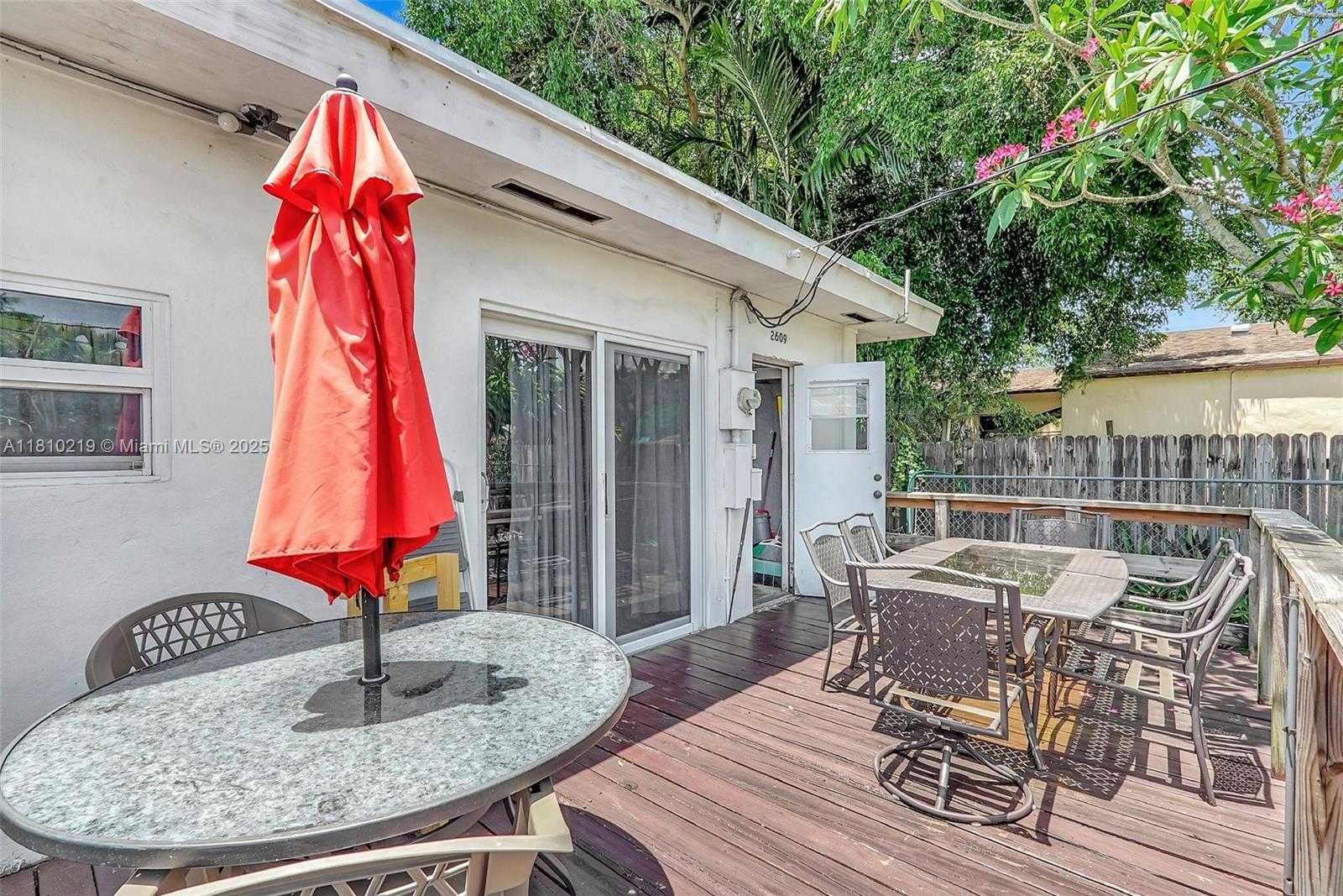 Small Image of 2609 ARTHUR ST, Hollywood Number 30