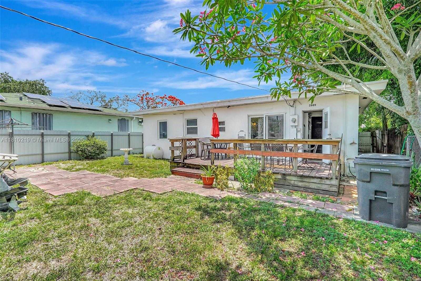 Small Image of 2609 ARTHUR ST, Hollywood Number 33