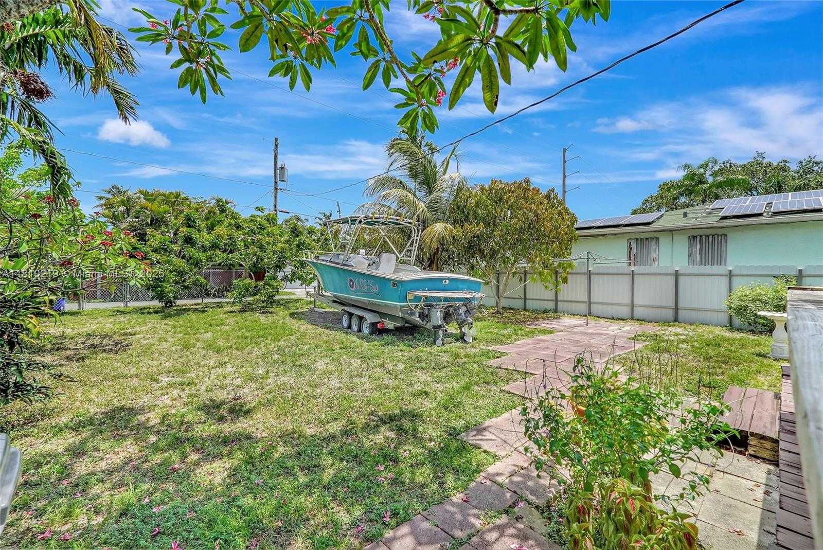 Small Image of 2609 ARTHUR ST, Hollywood Number 35