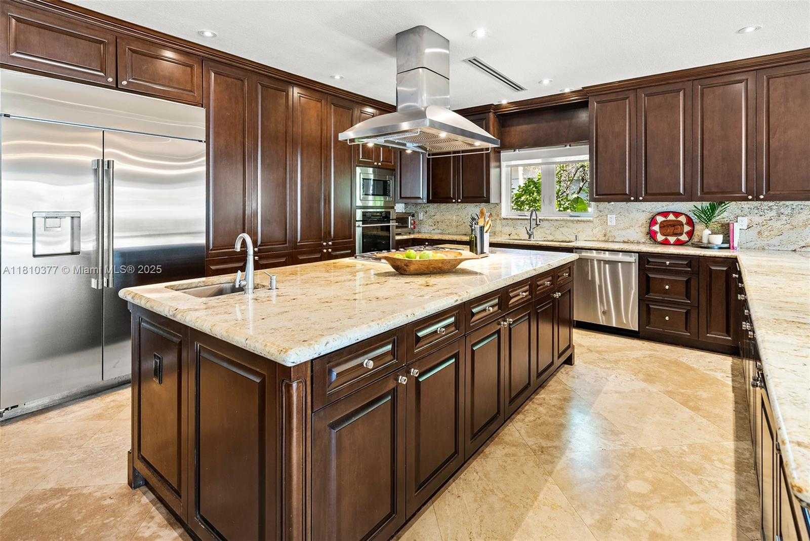 Small Image of 425 NORTH SHORE DR, Miami Beach Number 13