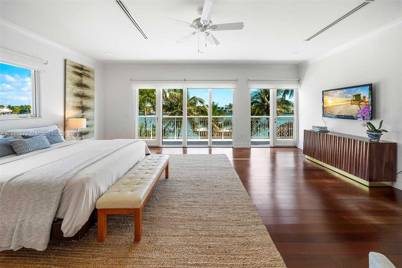 Small Image of 425 NORTH SHORE DR, Miami Beach Number 18