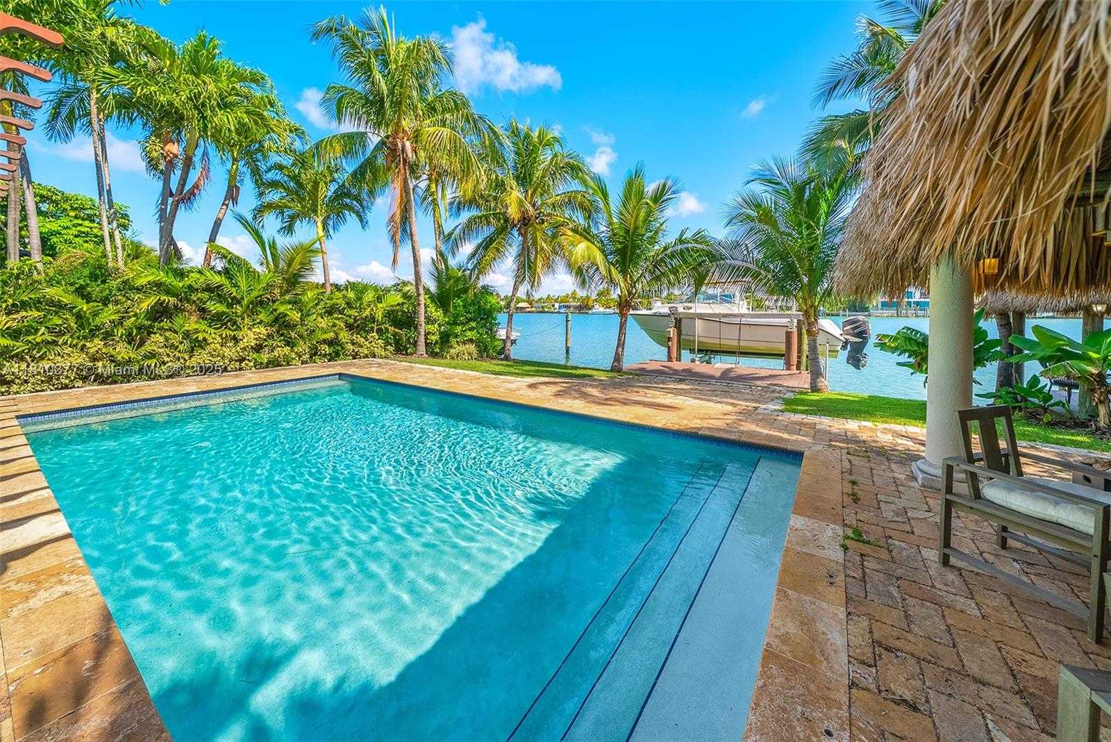 Small Image of 425 NORTH SHORE DR, Miami Beach Number 2