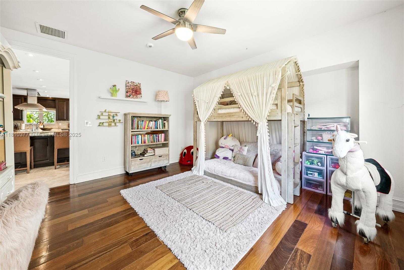 Small Image of 425 NORTH SHORE DR, Miami Beach Number 27