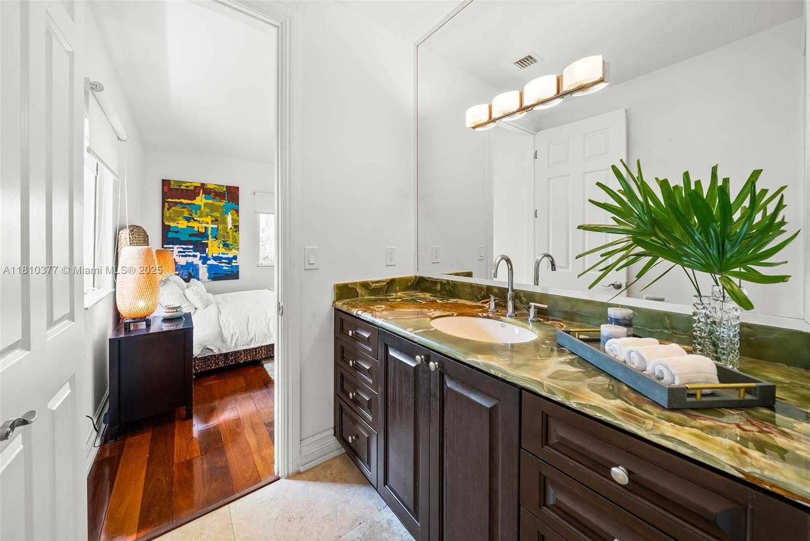 Small Image of 425 NORTH SHORE DR, Miami Beach Number 31
