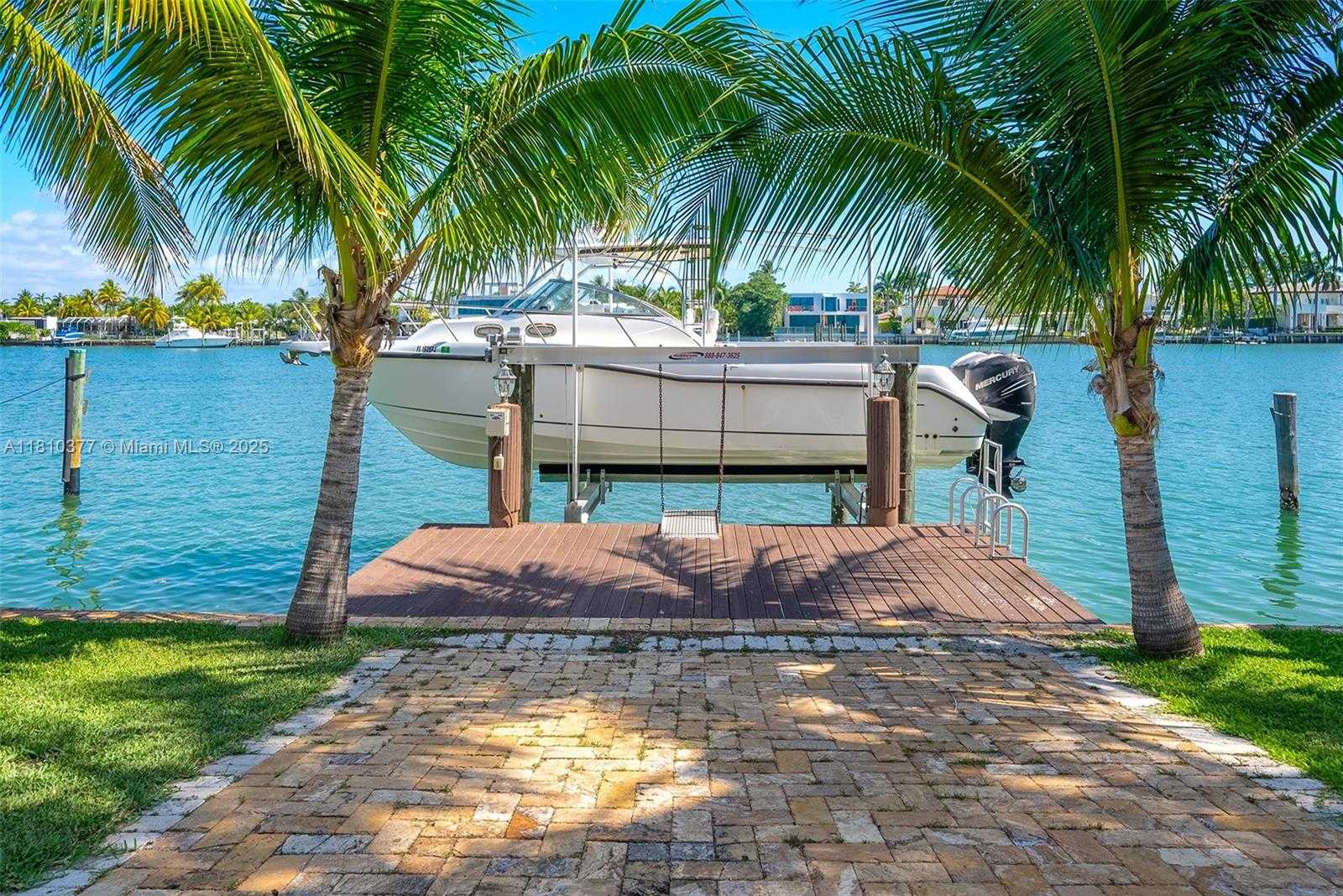 Small Image of 425 NORTH SHORE DR, Miami Beach Number 4