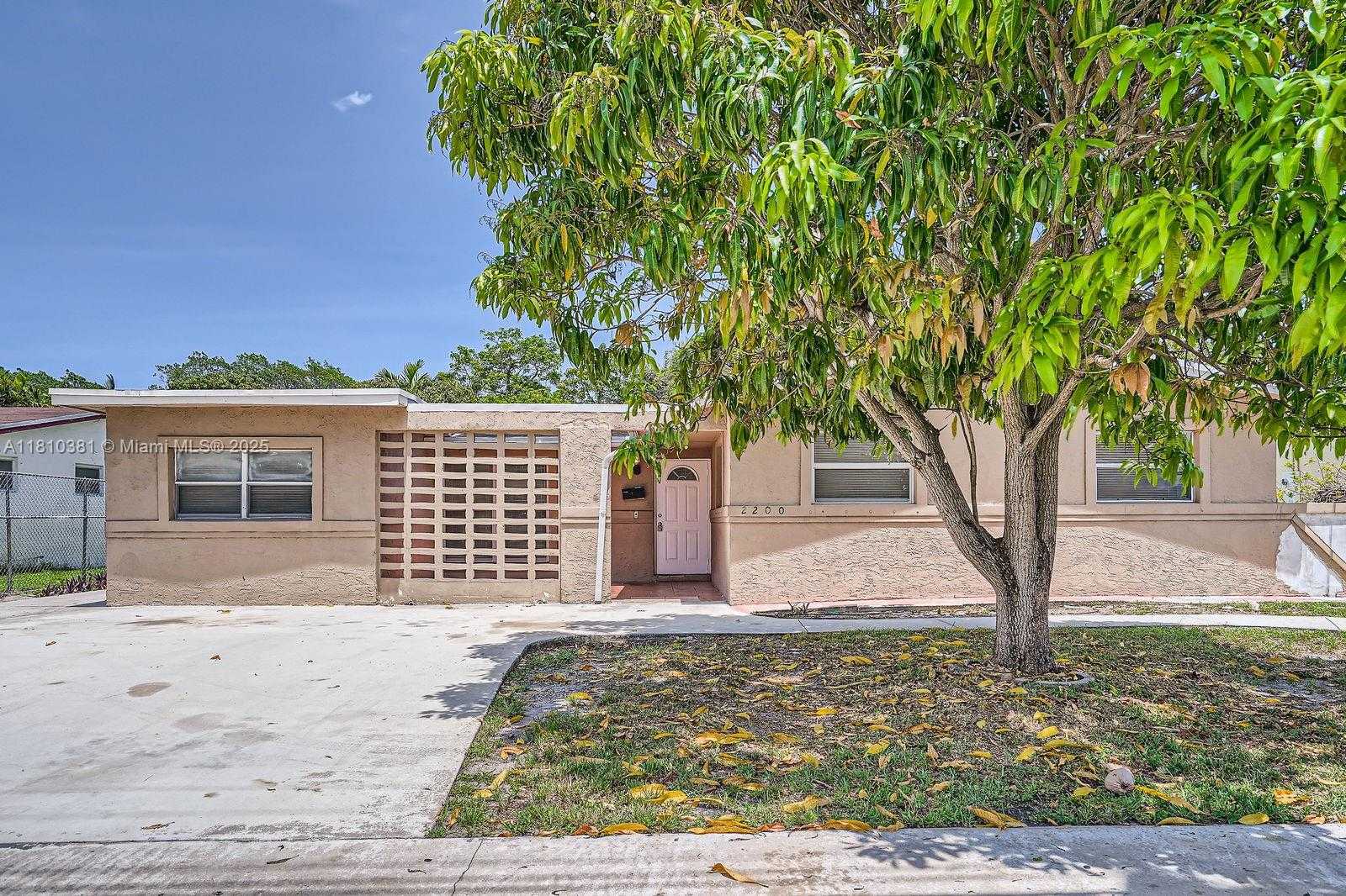 Small Image of 2200 NORTH WEST 42ND AVE, Lauderhill Number 2