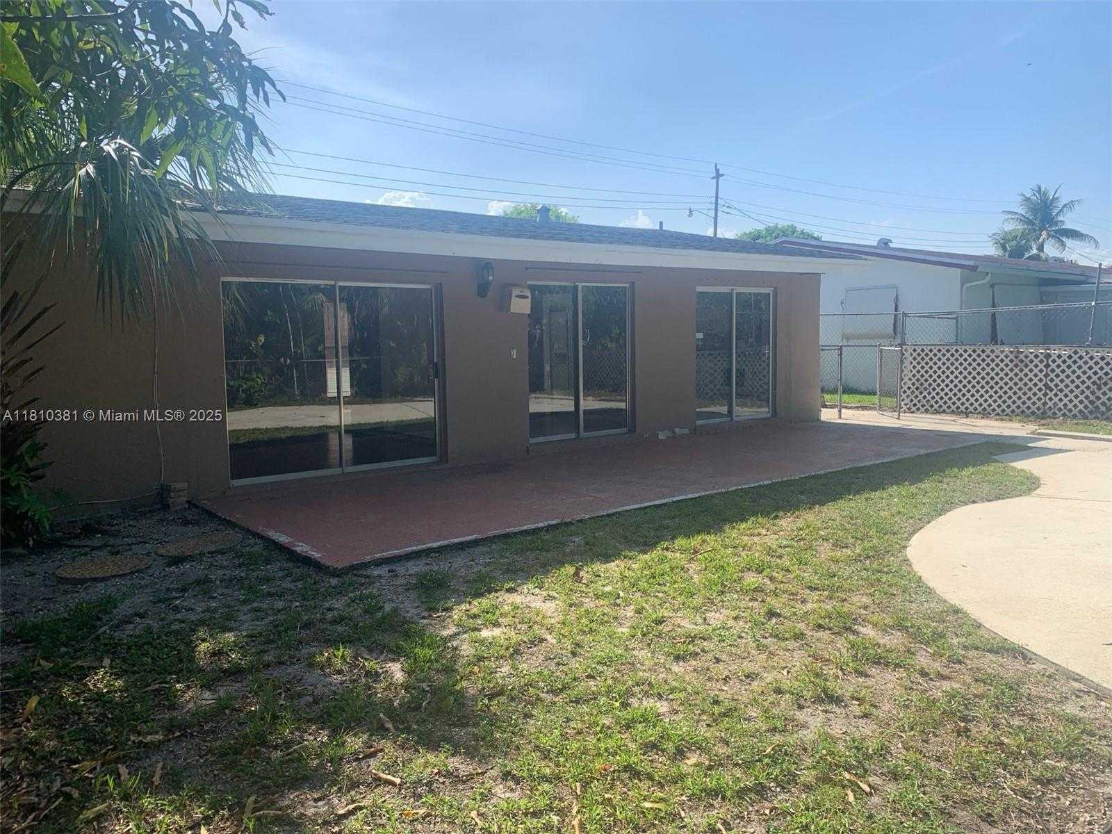 Small Image of 2200 NORTH WEST 42ND AVE, Lauderhill Number 25