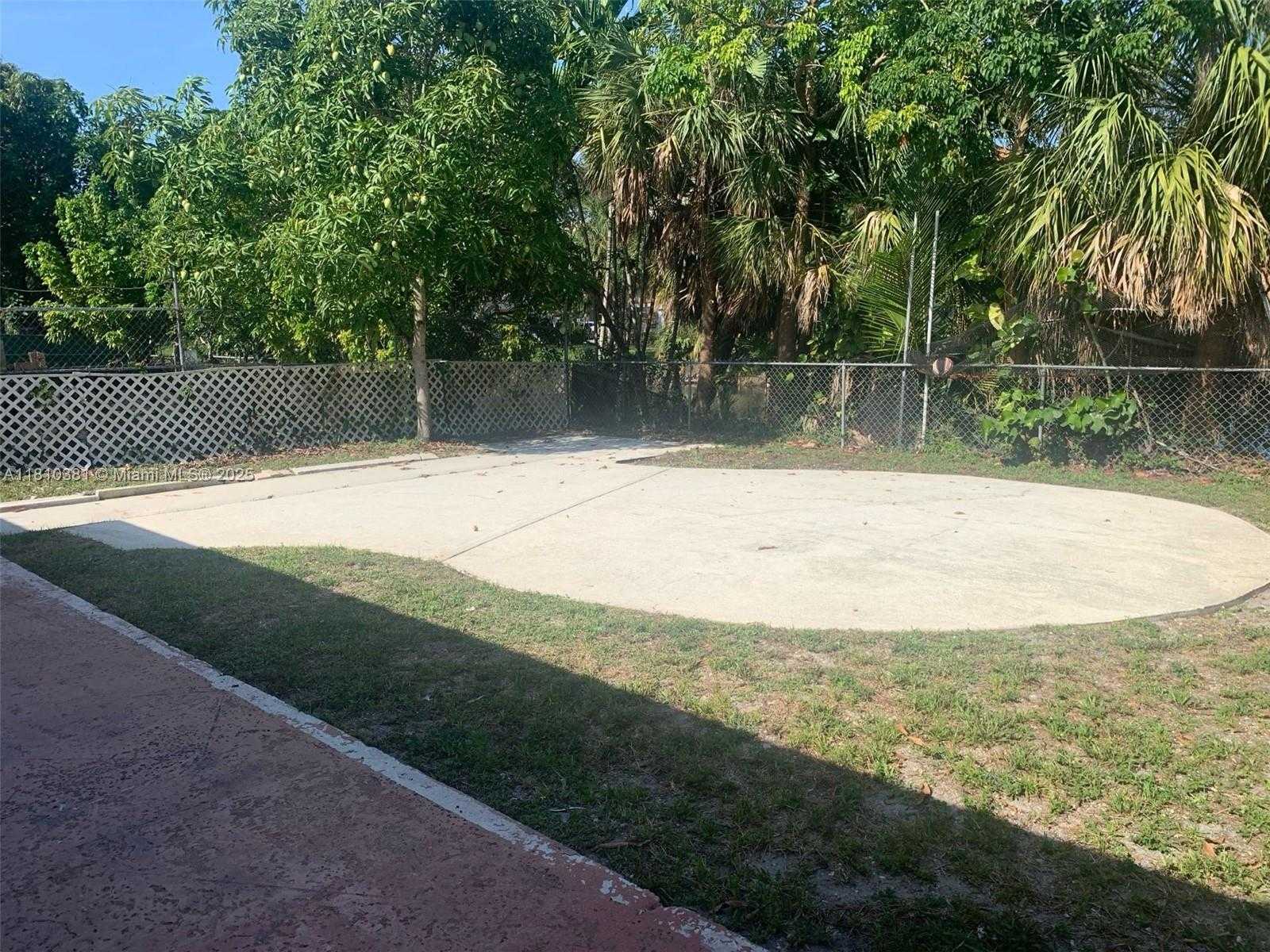 Small Image of 2200 NORTH WEST 42ND AVE, Lauderhill Number 26