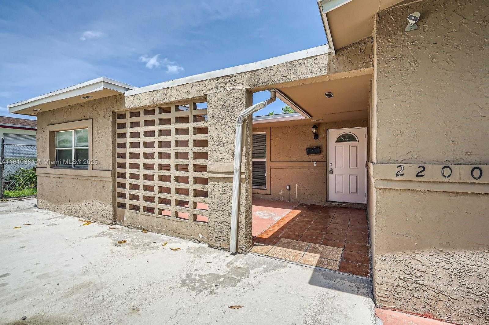 Small Image of 2200 NORTH WEST 42ND AVE, Lauderhill Number 3
