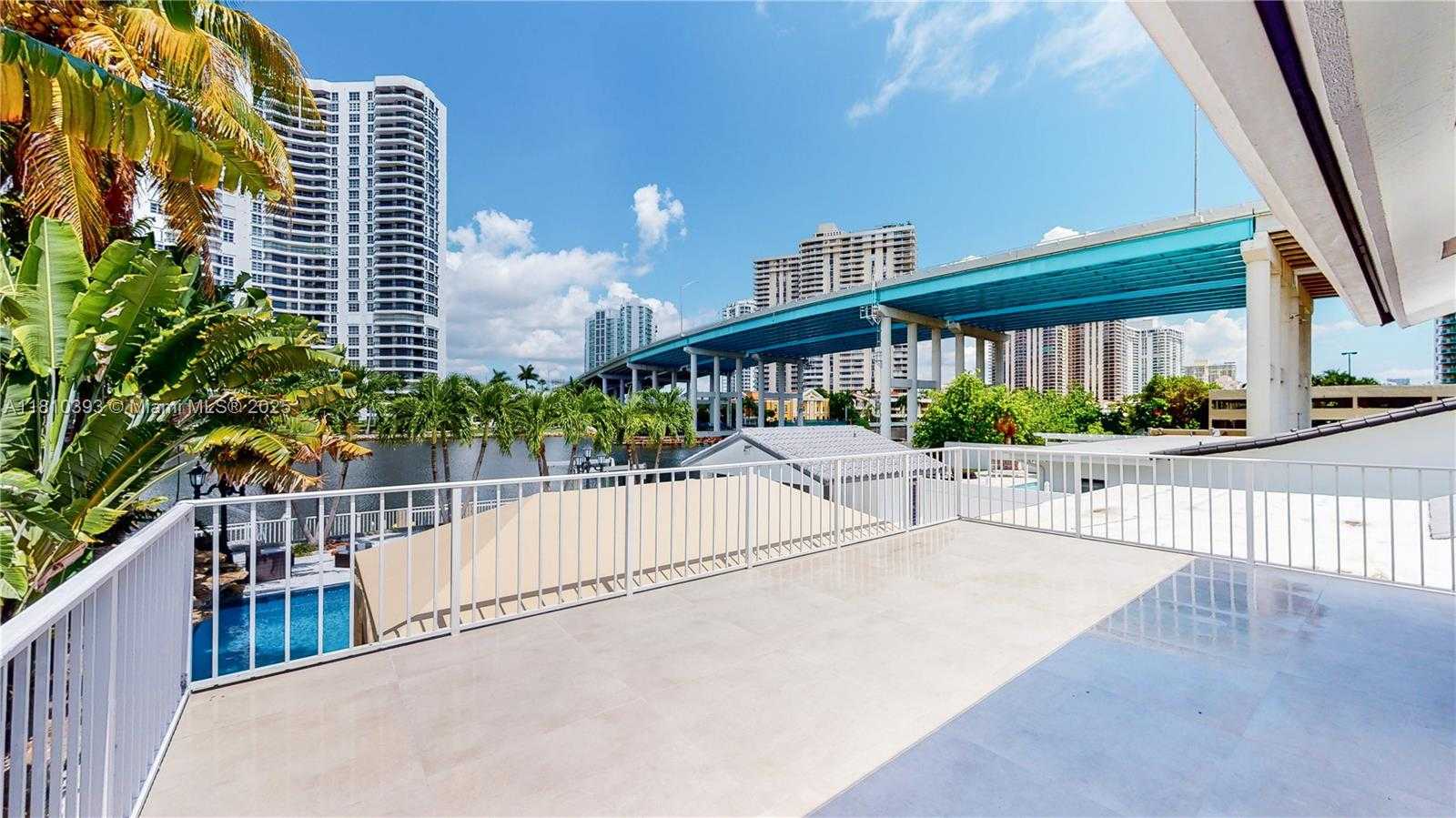 Small Image of 19140 NORTH BAY RD, Sunny Isles Beach Number 15