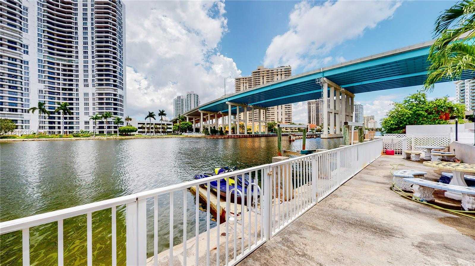Small Image of 19140 NORTH BAY RD, Sunny Isles Beach Number 2