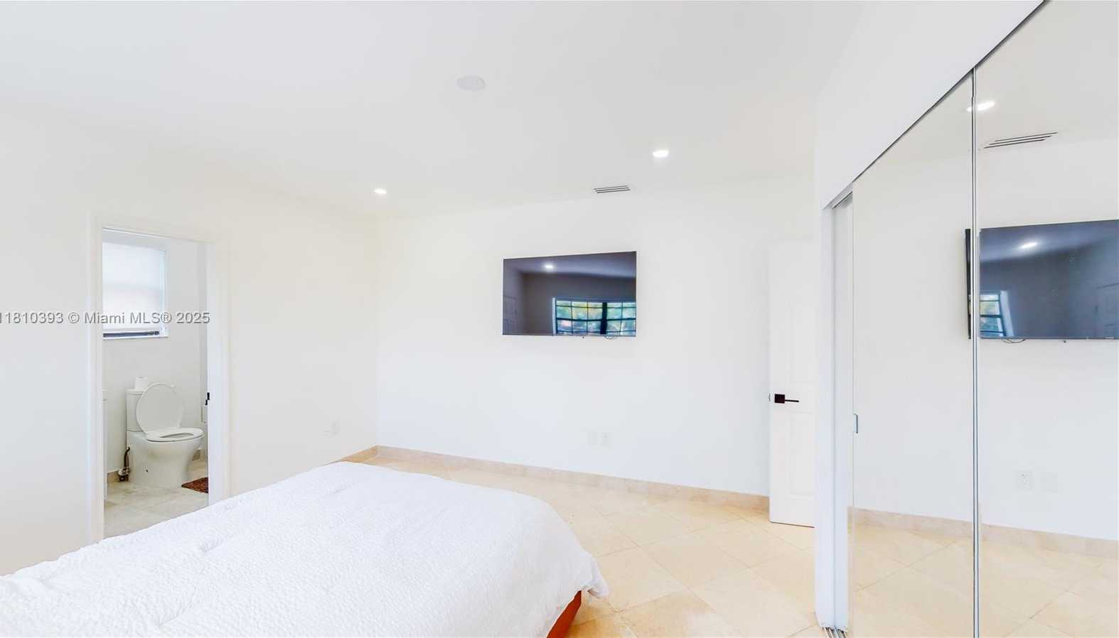Small Image of 19140 NORTH BAY RD, Sunny Isles Beach Number 6