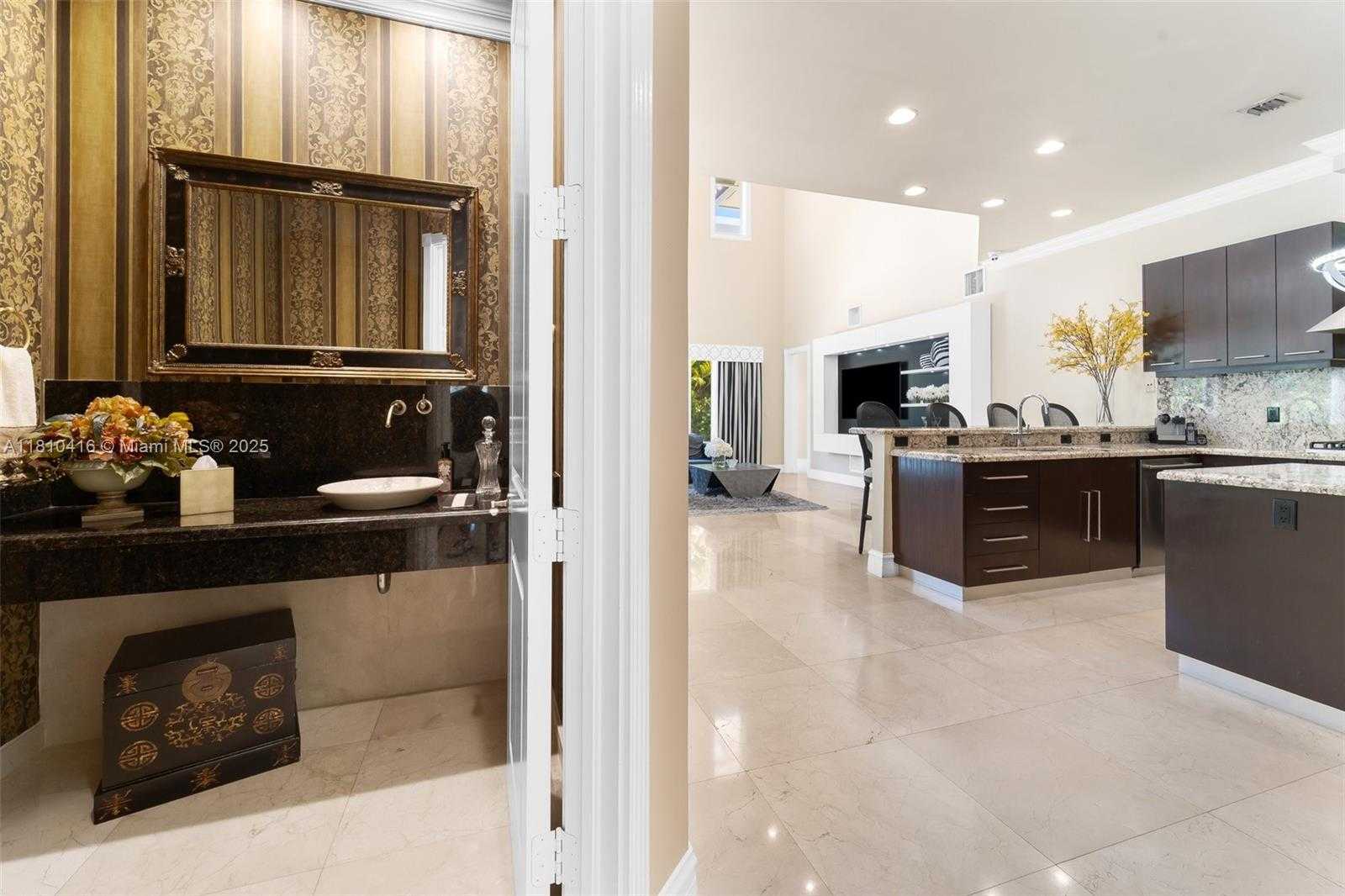 Small Image of 275 189TH TER, Sunny Isles Beach Number 11