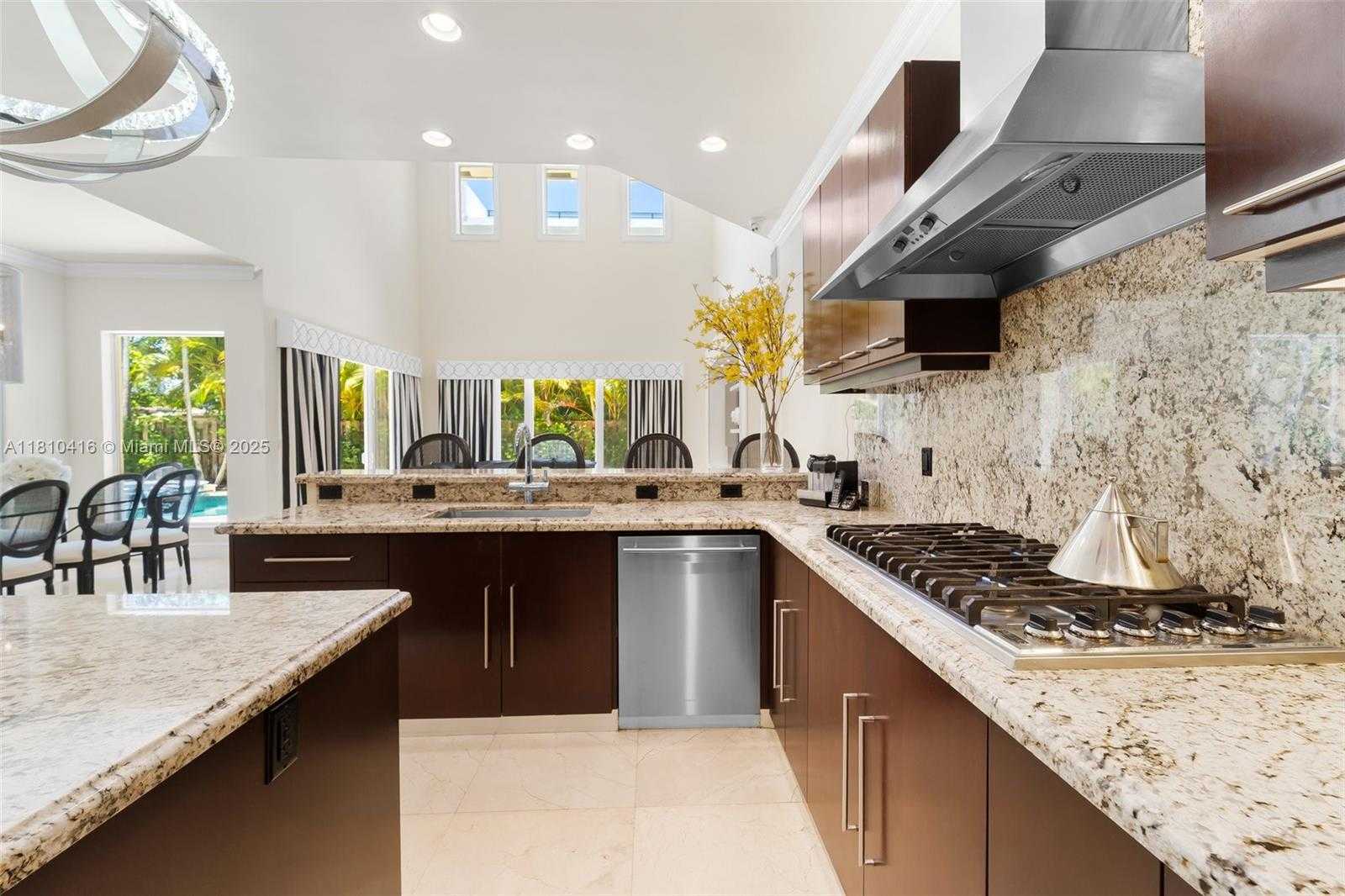 Small Image of 275 189TH TER, Sunny Isles Beach Number 14