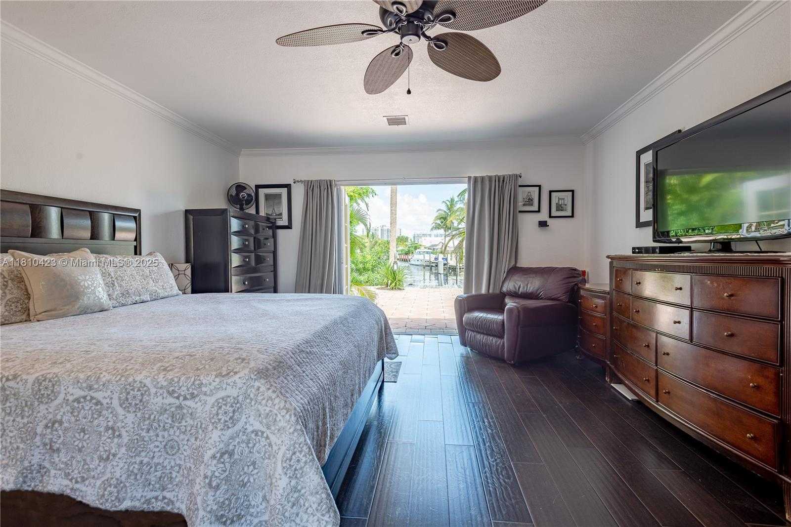 Small Image of 2908 BAYVIEW DR, Fort Lauderdale Number 25