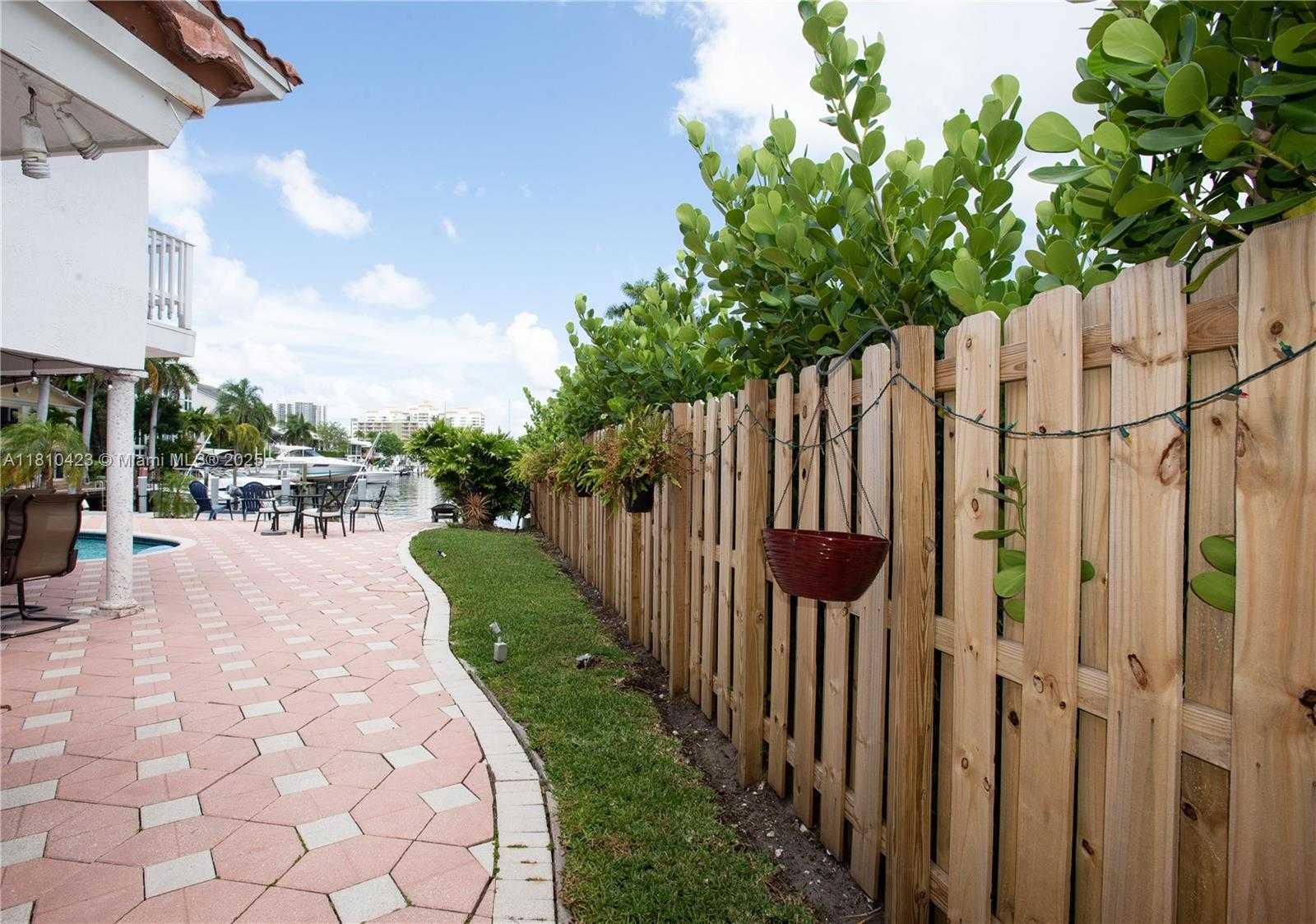 Small Image of 2908 BAYVIEW DR, Fort Lauderdale Number 30