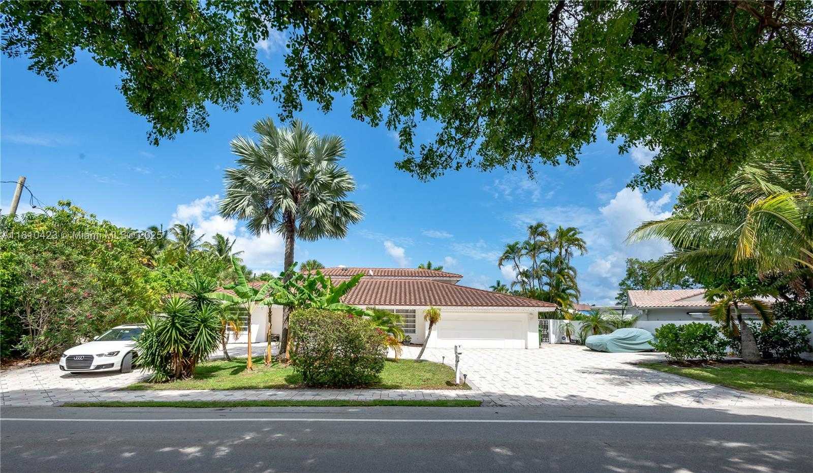 Small Image of 2908 BAYVIEW DR, Fort Lauderdale Number 31