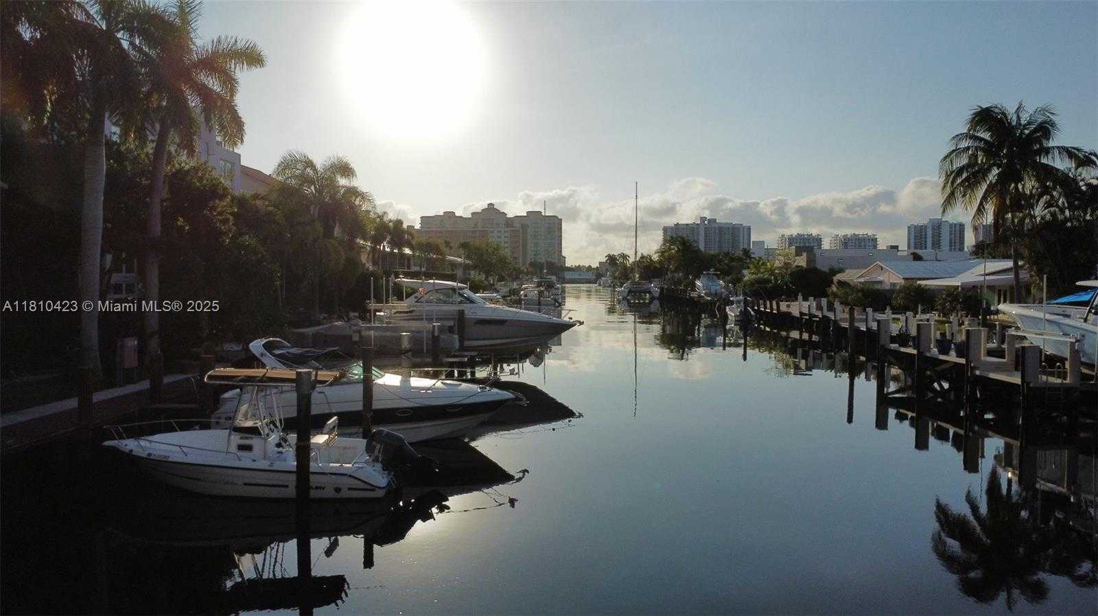 Small Image of 2908 BAYVIEW DR, Fort Lauderdale Number 4